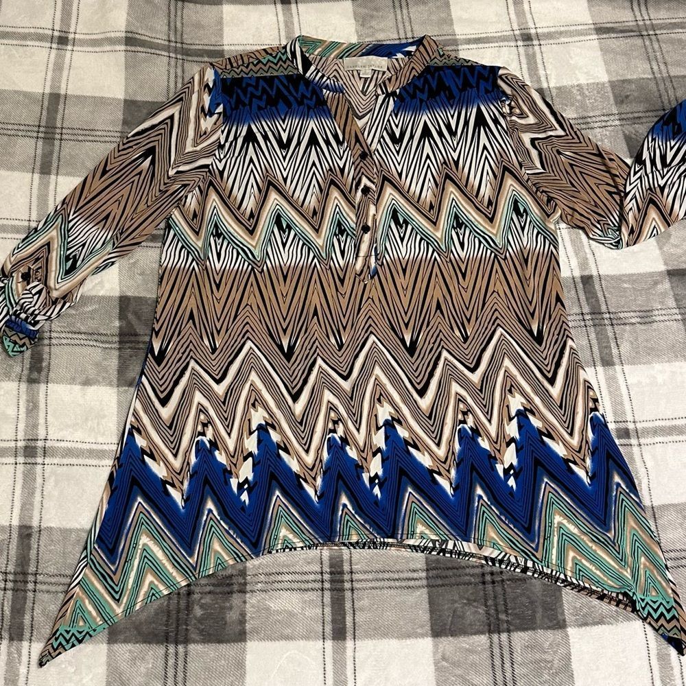 EUC Carolyn Taylor Multicolor Dressy Casual V-Neck Shirt, Size XL